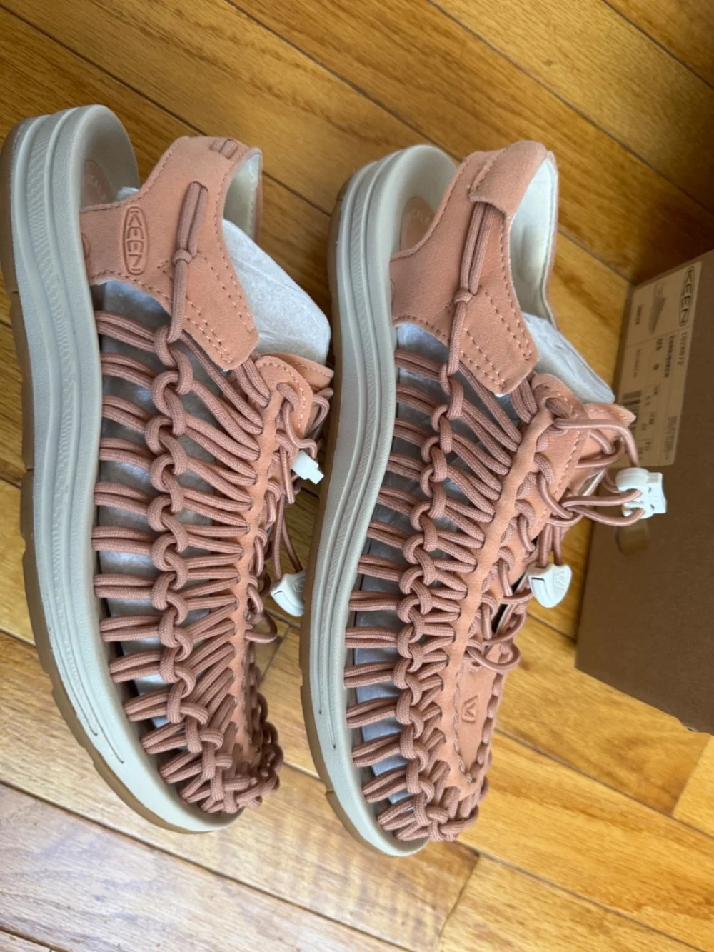 Women's UNEEK Sneaker Sandal - Picture 7 of 8